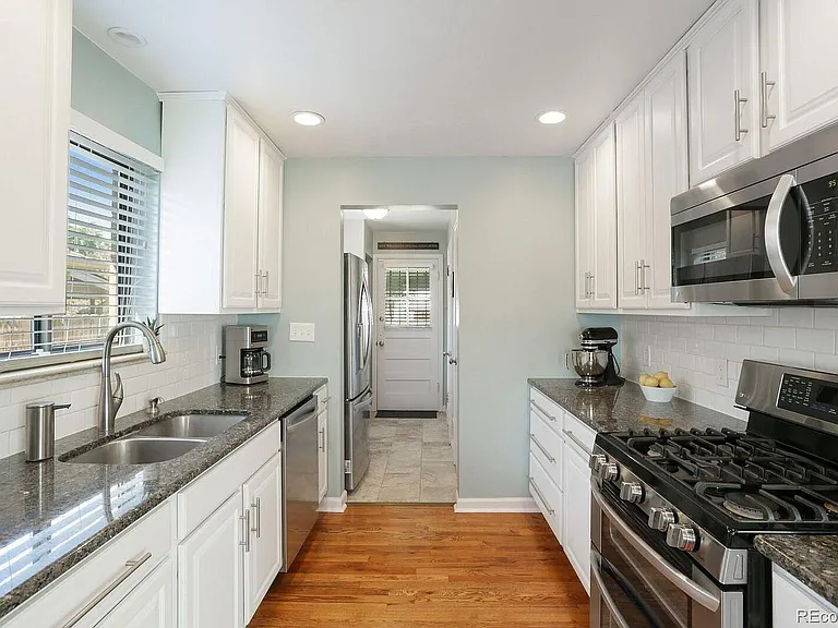 1223 Forest St — Photo 7