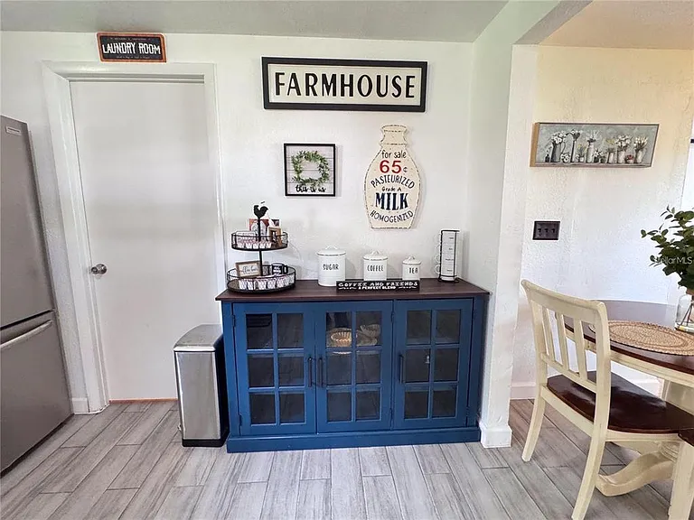 9616 Pine Ridge Ave — Photo 11