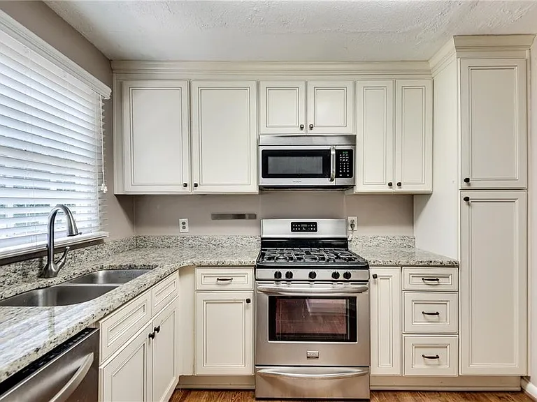 1424 Hosea L Williams Dr NE — Photo 17
