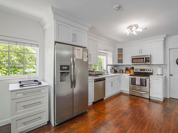 2nd image of 1714 Costado St #33134