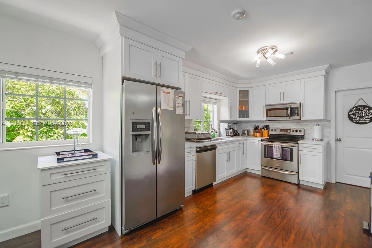 Building Photo - 1714 Costado St #33134