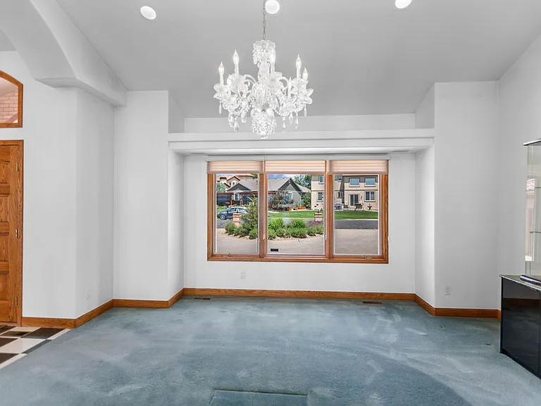 3957 Valley Oak Dr — Photo 6