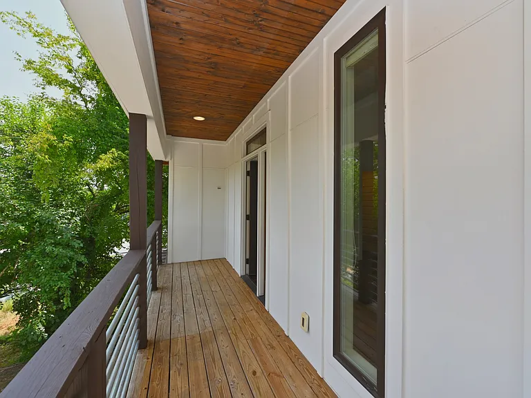 407B Moore Ave — Photo 16