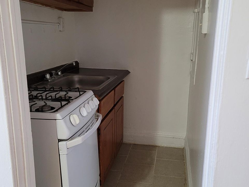 2nd image of 20 Coleman St APT A4
