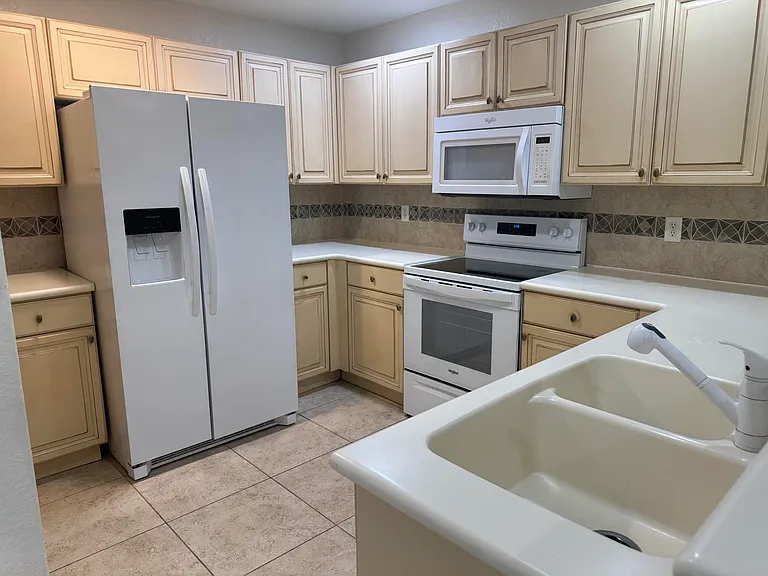 3472 Commodore Ct — Photo 6