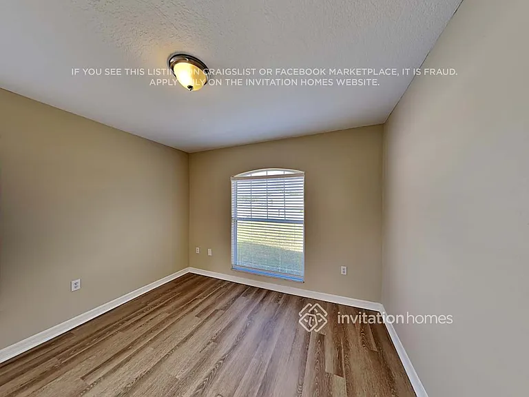 327 Huron Dr — Photo 15