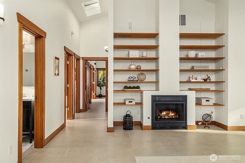 5th image of 2422 NW 58th Street #301