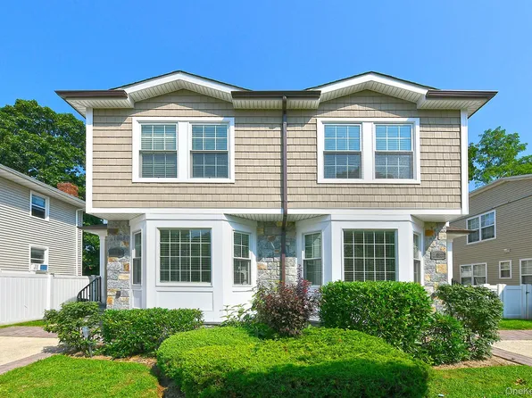 39 Nesaquake Ave #A, Port Washington, NY 11050