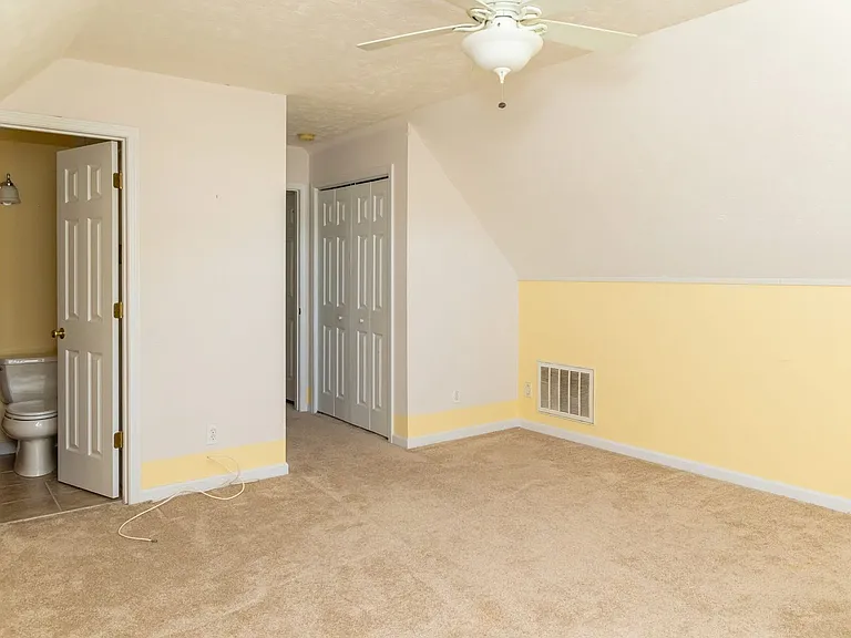121 Creekwood Way — Photo 22