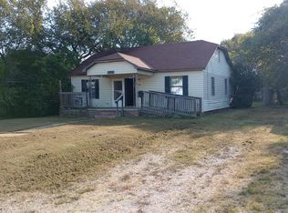 1106 S Okfuskee Ave, Wewoka, OK 74884