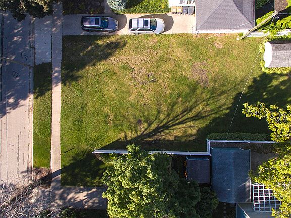 3rd image of 613 Saint Joseph St
