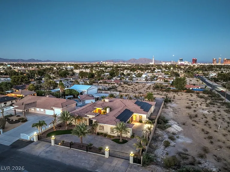 2780 El Camino Rd — Photo 82