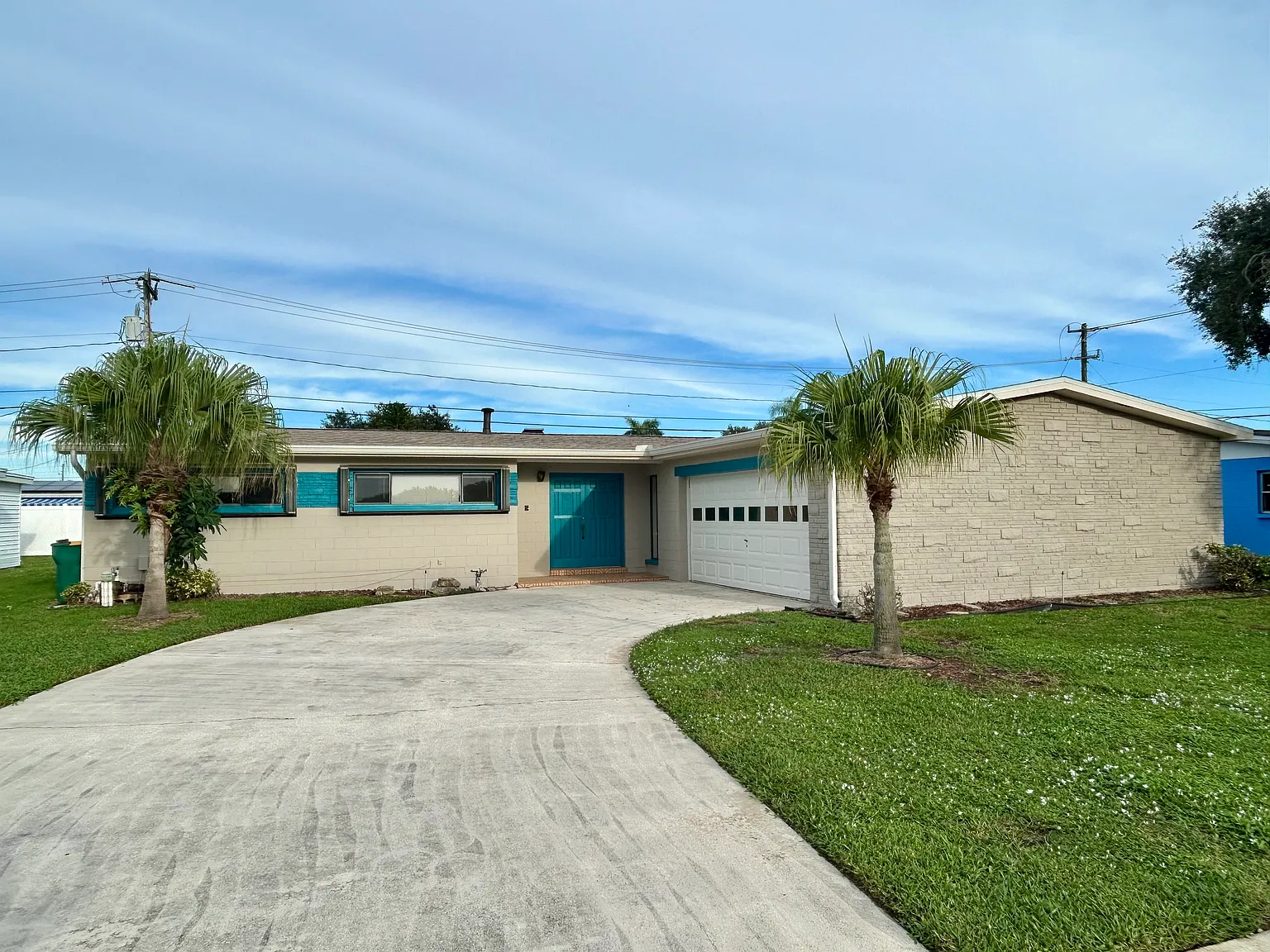 3 bed, 1704 sqft, $2,400 — Photo 1