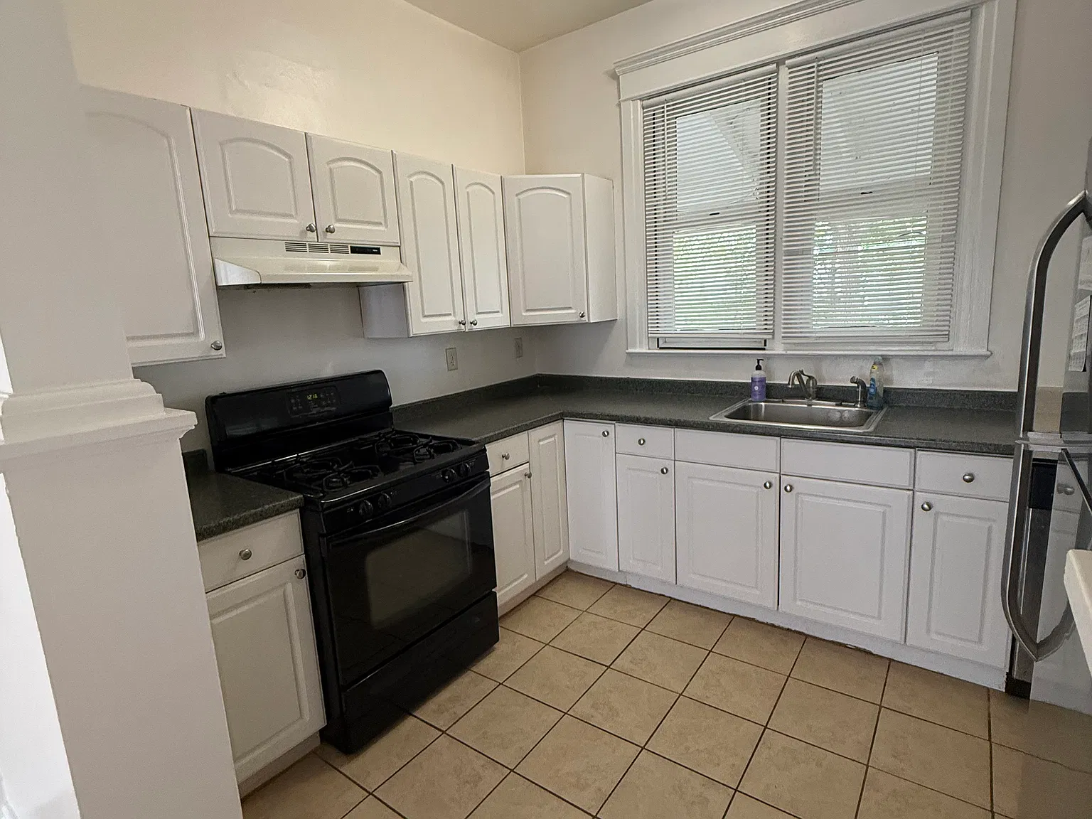 1 bed, 800 sqft, $1,550 — Photo 4