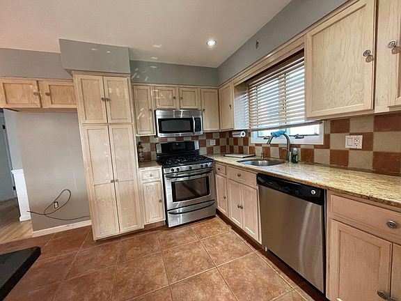 4th image of 213 Abington Ct