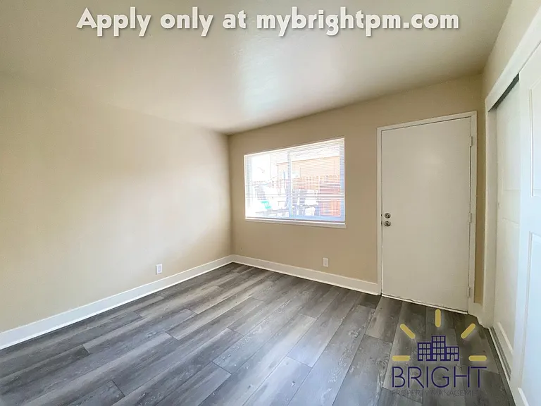 Sutter Apartments — Photo 14