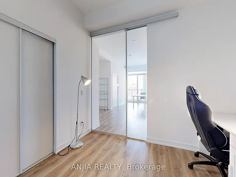 20 Edward St #2711 — Photo 19