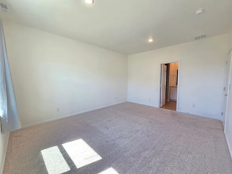 5711 W Georgetown Ln — Photo 14