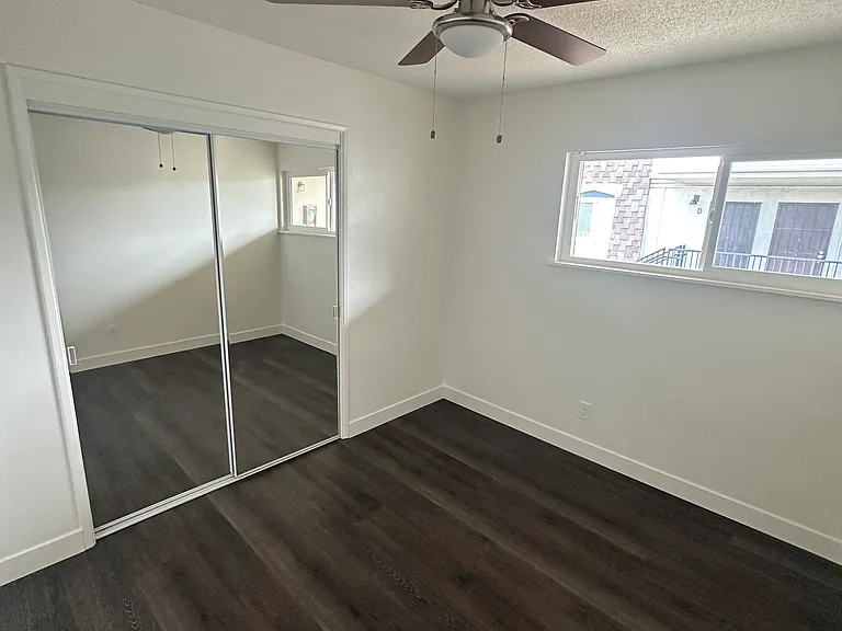 141 Daisy Ave #D — Photo 5