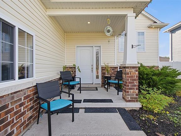 4th image of 6 Joaney Ln
