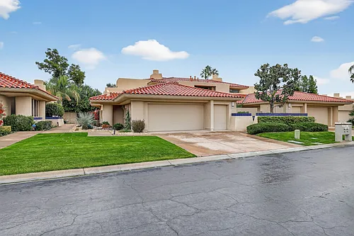 196 Kavenish Dr Photo 1