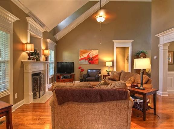 4th image of 5020 Hannah Dr