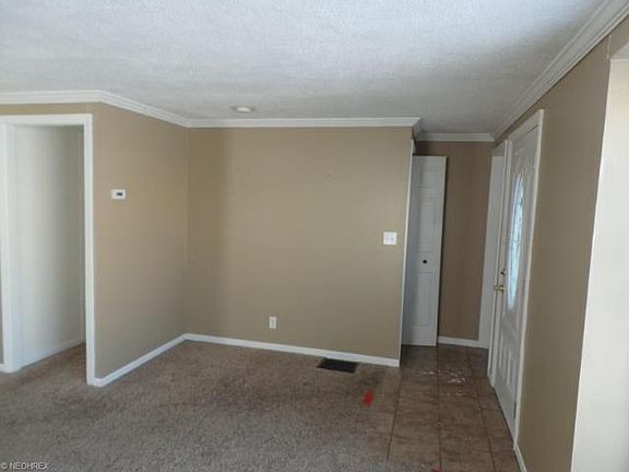 4th image of 564 E Ford Ave