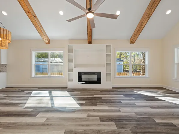 1110 N County Highway 393, Pt Washington, FL 32459