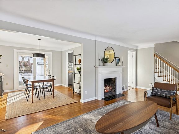 4th image of 20369 Parkview Ave