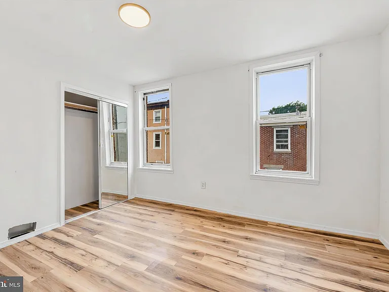 4223 N Hicks St — Photo 14