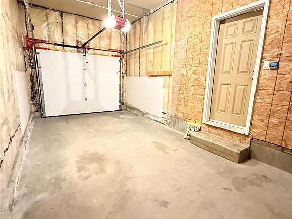 3rd image of 602 Barber CRESCENT