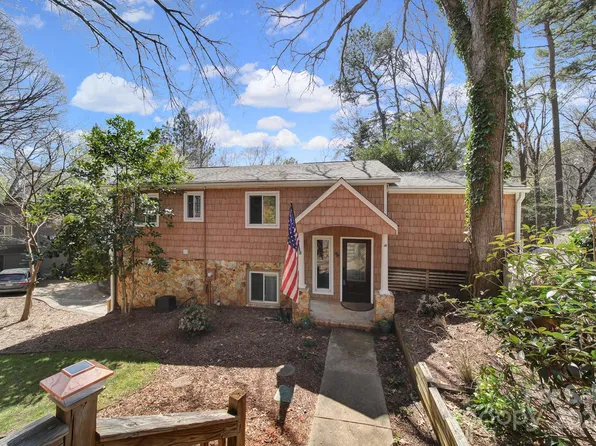 1134 Molokai Dr, Tega Cay, SC 29708