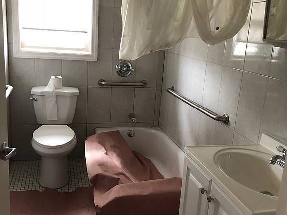 2nd image of 20 Galesville Ct