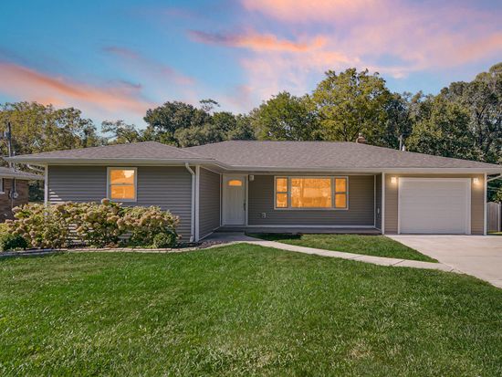 7130 Delaware St, Merrillville, IN 46410