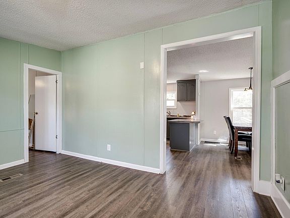 2nd image of 914 Ginger Hill Rd