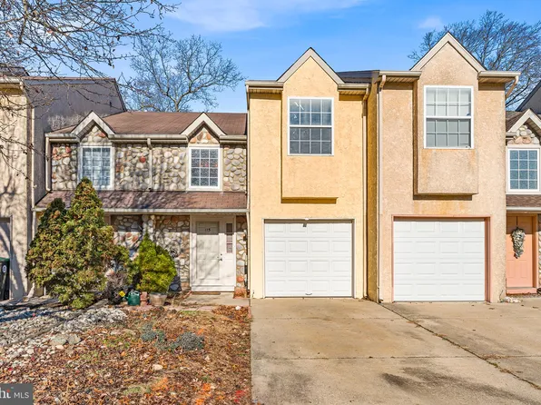 115 Lakeside Dr, Atco, NJ 08004