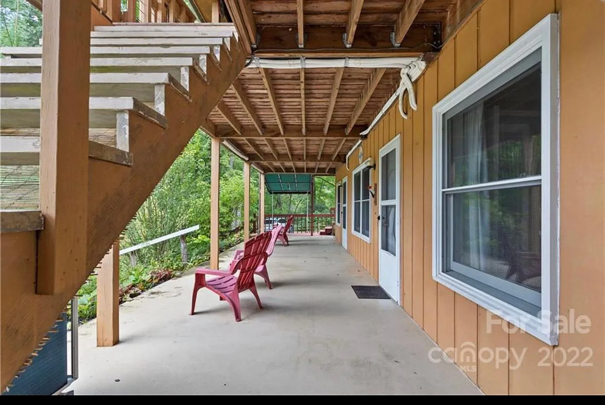 2 bed, 900 sqft, $1,575 — Photo 1