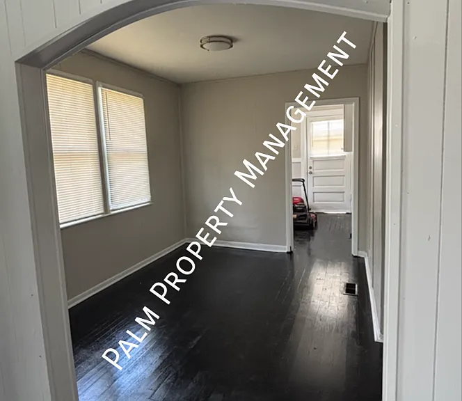 1217 E 38th St — Photo 3