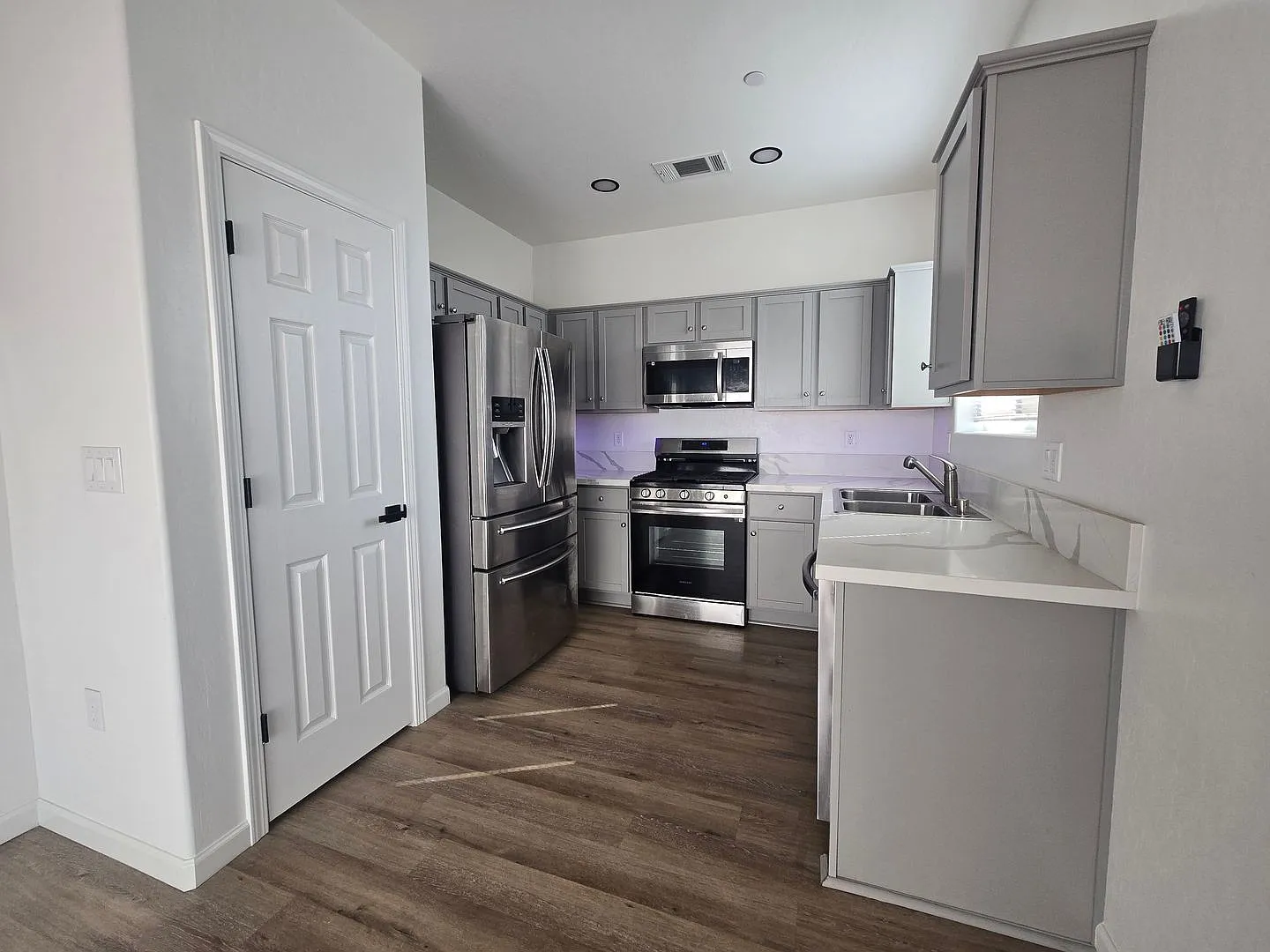 3 BR 2.5 BA Available Now — Photo 4