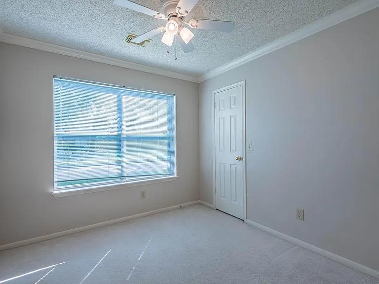 8926 Village Hills Dr — Photo 15