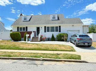 101 Sagamore Street, Freeport, NY 11520