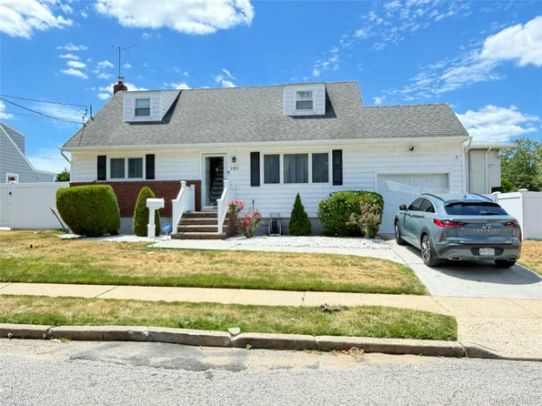 101 Sagamore Street, Freeport, NY 11520