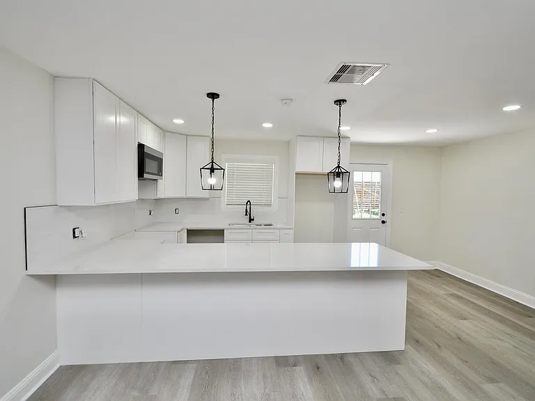 7634 Wynlea St — Photo 5
