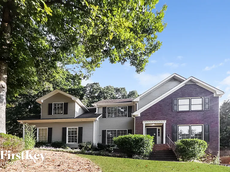 205 Timber Oak Cv — Photo 1