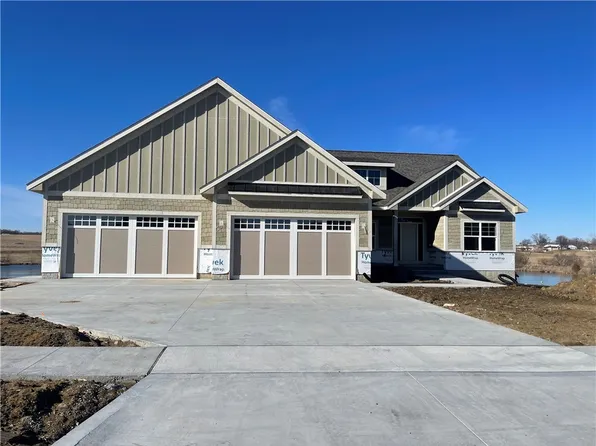 327 Chestnut St, De Soto, IA 50069