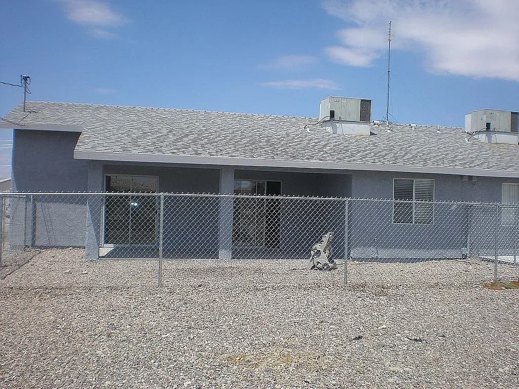 3 bed, 1100 sqft, $1,600 — Photo 3