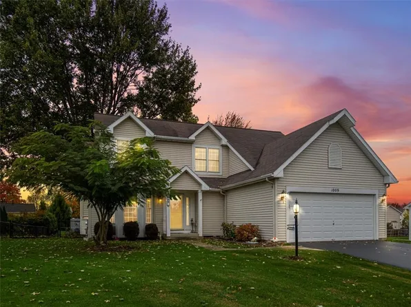 1009 Hard Rock Rd, Webster, NY 14580