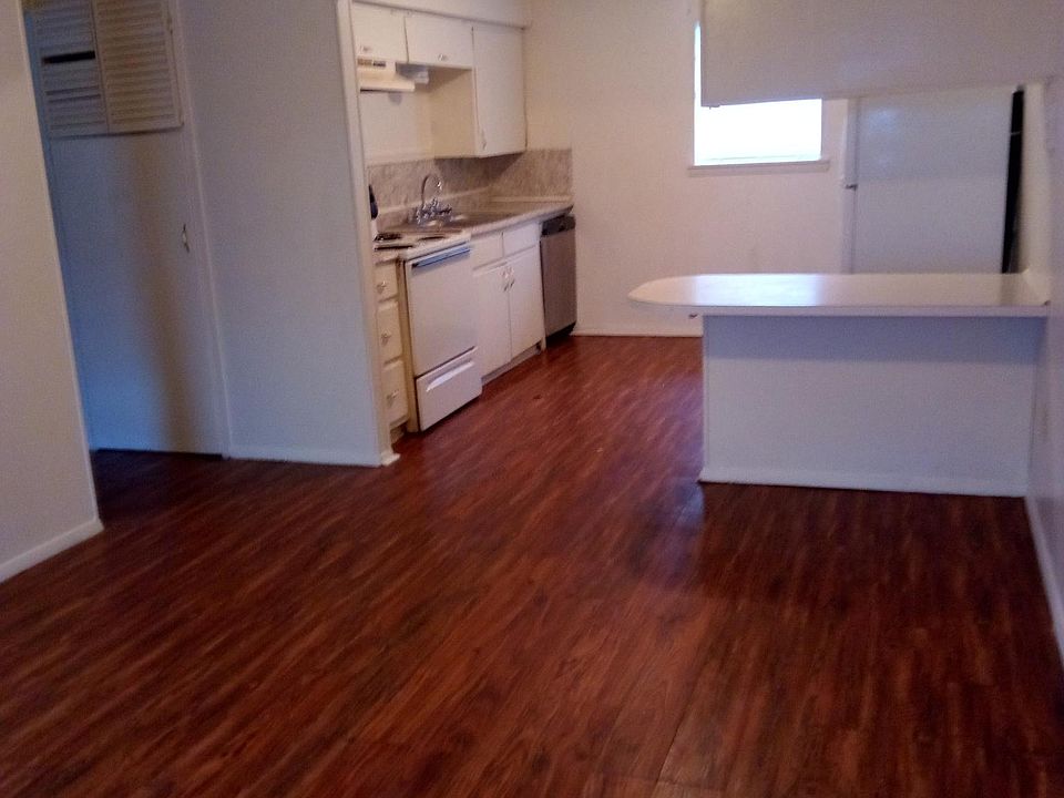 Living room & kitchen