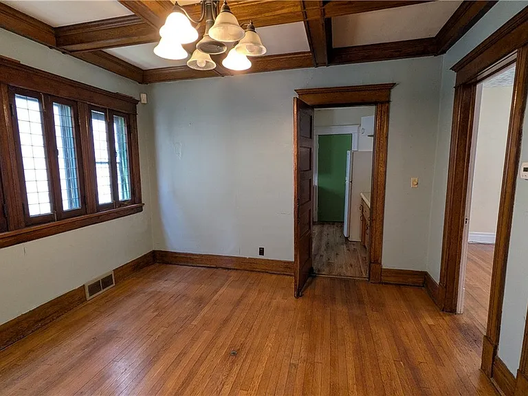 37 Manchester Pl #LOWER — Photo 6