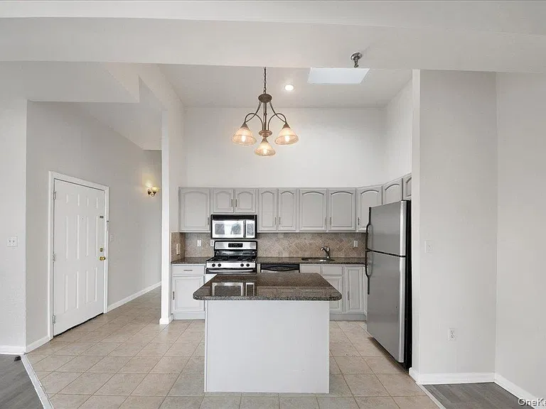 1424 Outlook Ave #3 — Photo 6